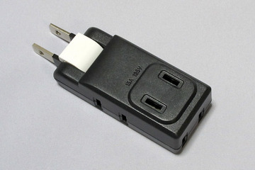 超小型電源タップ