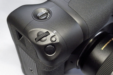 Canon BG-E7