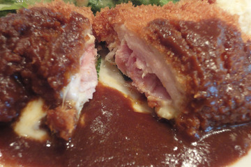 つばめ KITCHEN のチキンカツ